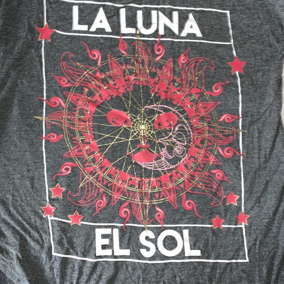 ❗️SOLD❗️ Gray Quarter Length Sleeve Shirt - Picture 6 of 11